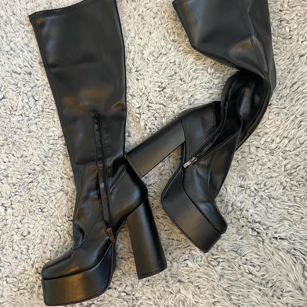 SOLD ‼️ Naked Wolfe Look-Alike Tall Boot